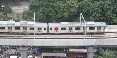 মেট্রোরেল বন্ধের হুঁশিয়ারি
