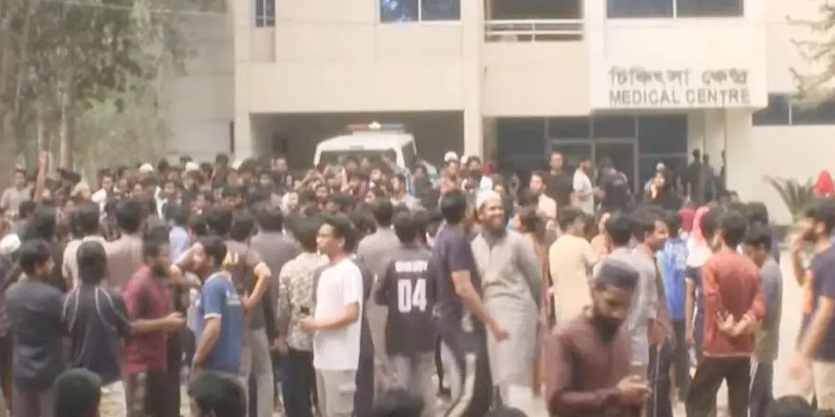 কুয়েটে ভিসির পদত্যাগসহ ৫ দাবিতে  ক্লাস বর্জন