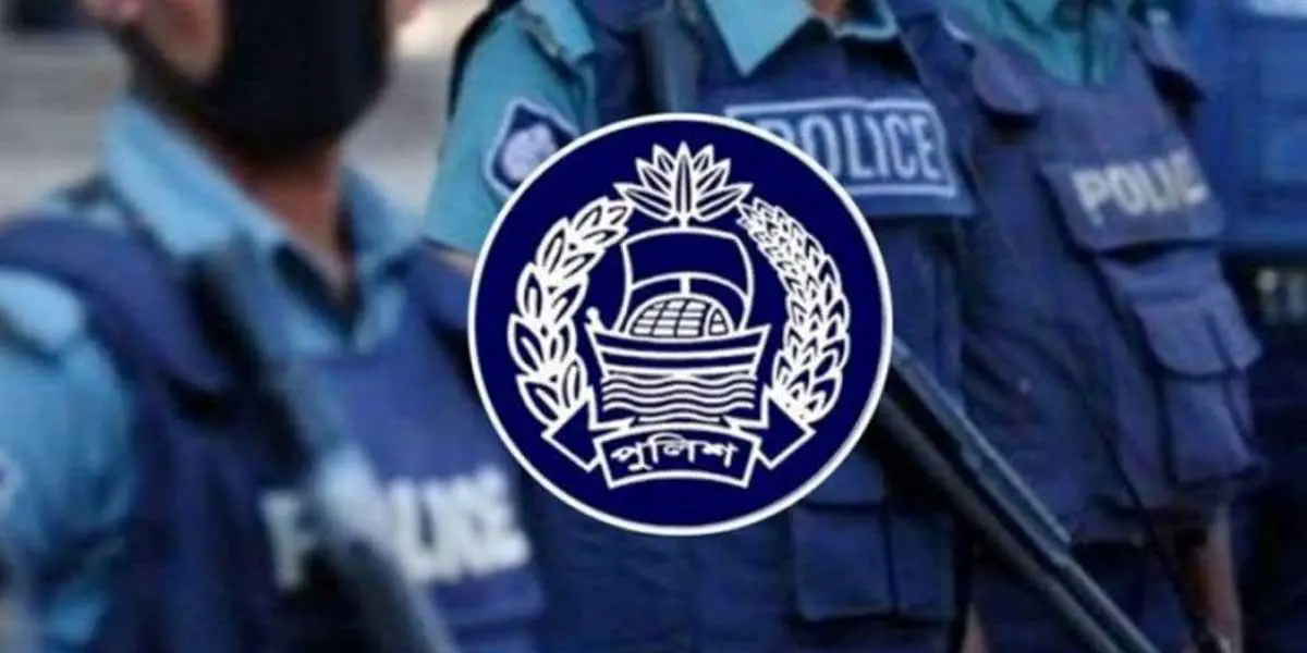 অন্যের স্ত্রীর ঘরে পুলিশ কর্মকর্তা, লাঠিপেটা
