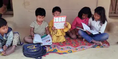 হারিয়ে যাওয়ার পথে ৪টি ভাষা