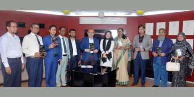 কবি ও কথা সাহিত্যিক নাজনীন শুভ্র’র ২ বইয়ের মোড়ক উন্মোচন