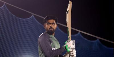 ২০ মিনিট বেশি ব্যাটিং বাবরদের