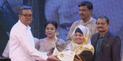 সেরা পরিচালকের পুরস্কার পেলেন কে এম মাহমুদ হাসান