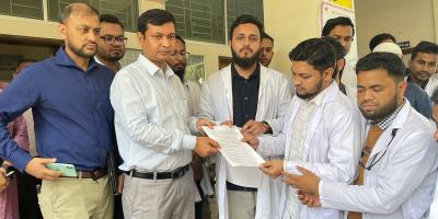কমপ্লিট শাটডাউনের হুঁশিয়ারি সিলেটের ইন্টার্ন চিকিৎসকদের