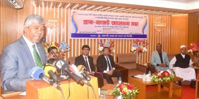 ৫২-৫৩ বছর ধরে ঋণ করে করে বাজেট বড় হয়েছে: এনবিআর চেয়ারম্যান