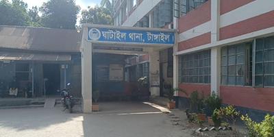 টাঙ্গাইলে সড়কে গাছ ফেলে ৪ বাসে ডাকাতি