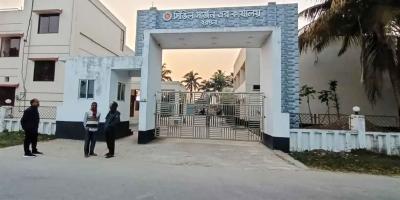 পদায়নের আড়াই মাসেও বরগুনা আসেননি ৯ চিকিৎসক