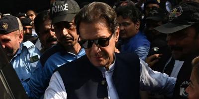 কারাবন্দী ইমরান খান চটেছেন রিজওয়ানদের ওপর