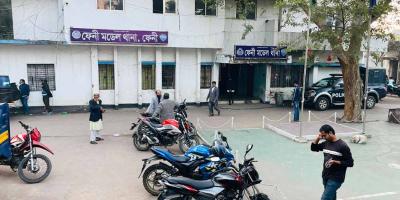 সমন্বয়ক পরিচয়ে ঘরে ঢুকে তল্লাশি, ৫ জনকে আটক গ্রামবাসীর