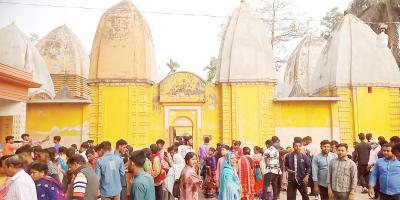 দেশের বৃহত্তম শিবমন্দিরে পূজারিদের ঢল