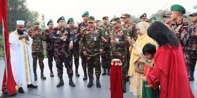 কক্সবাজারে ‘সিনহা স্মৃতিফলক’ উন্মোচন করলেন সেনাপ্রধান