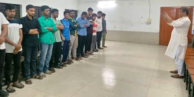 র‍্যাগিয়ের অভিযোগে শেকৃবির হলে উপাচার্যের অভিযান