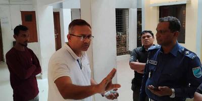 নারায়ণগঞ্জে হেফাজতকর্মী হত্যা মামলার আসামিকে ধরে পুলিশে দিল জনতা
