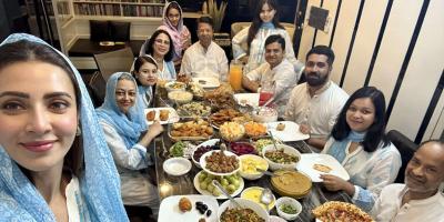 রমজানের শুভেচ্ছা জানিয়ে প্রিয়জনদের নিয়ে ইফতার করলেন মিম