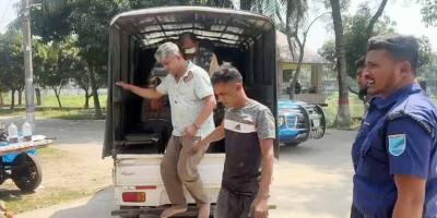 মুন্সীগঞ্জে অটোরিকশা ছিনতাইয়ের চেষ্টাকালে ৩ জনকে গণপিটুনি, মাইক্রো ভাঙচুর