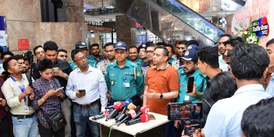 মার্কেট ও শপিং মলগুলোর নিরাপত্তাব্যবস্থা উন্নত: ডিবি প্রধান