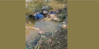 বরগুনায় নিয়ন্ত্রণ হারিয়ে এএসপির গাড়ি খাদে