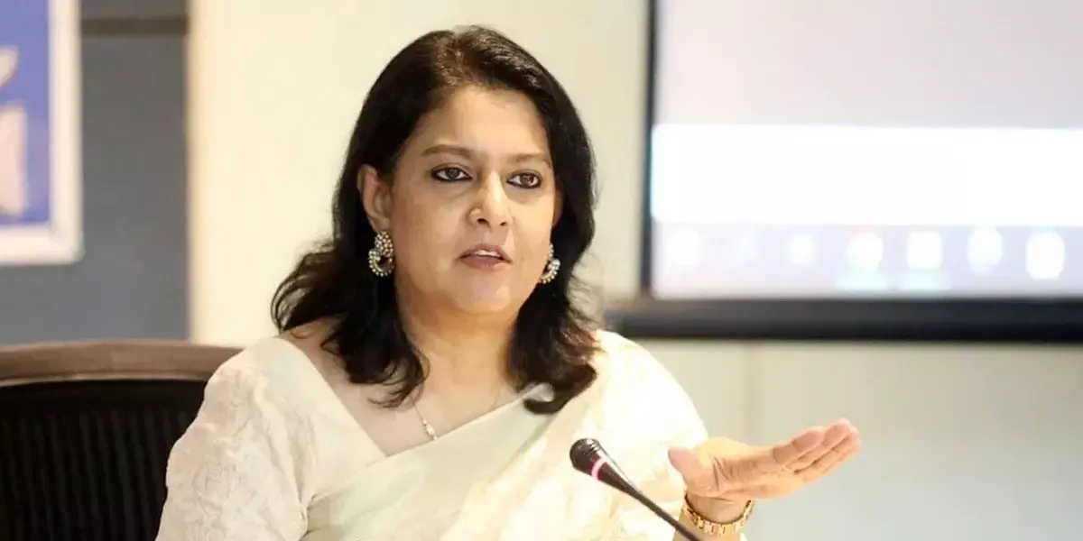 নারীকে শিক্ষিত, স্বাবলম্বী ও আত্মবিশ্বাসী হতে হবে