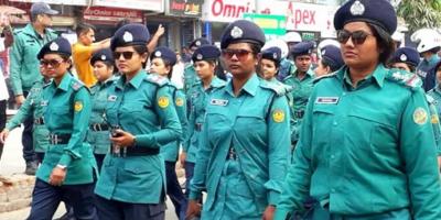 চ্যালেঞ্জের মুখেও দায়িত্বে অটল নারী পুলিশ সদস্যরা