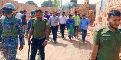 খুলনায় অবৈধ ইটভাটার বিরুদ্ধে কঠোর প্রশাসন, আন্দোলনে শ্রমিকরা