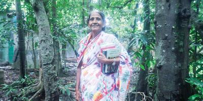 জ্ঞানের আলো ছড়িয়ে বেড়ান মাধুরী