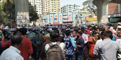 নন-এমপিও শিক্ষকদের মিছিলে পুলিশের বাধা