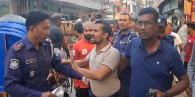 ট্রাফিক পুলিশকে চাকরিচ্যুত ও মারধরের হুমকি, যুবদল নেতা আটক