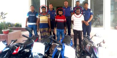 ঈশ্বরদীতে চোরাই মোটরসাইকেলসহ ৩ চোর গ্রেপ্তার