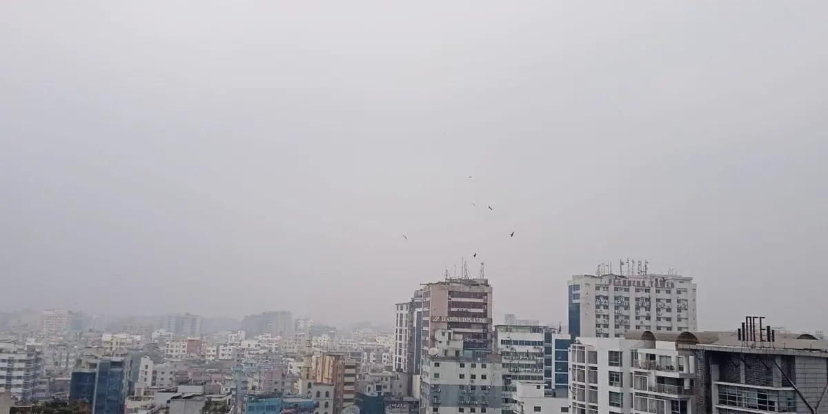 দূষিত বাতাসের শহরে ঢাকা আজ তৃতীয়