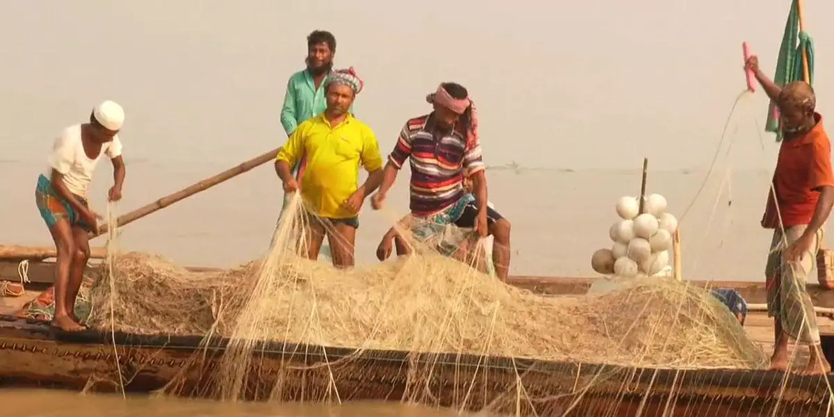 সমুদ্রে মাছ ধরায় নিষেধাজ্ঞা ১৫ এপ্রিল থেকে