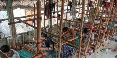 ঈদ উপলক্ষে কর্মচঞ্চল জামদানি পল্লি