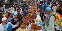 পরিবার ও প্রিয়জন নিয়ে লেকের পাড়ে