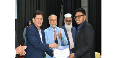 কৃষি সাংবাদিকতা বিভাগে পুরস্কার পেলেন খবরের কাগজের রায়হান আবিদ