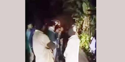 বরগুনায় গভীর রাতে রাস্তায় গাছ ফেলে বাস ডাকাতি