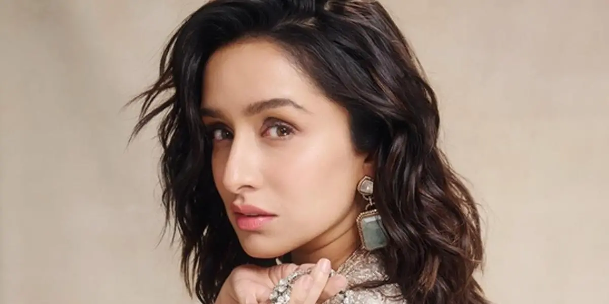 শ্রদ্ধার অ্যাকাউন্ট হ্যাক নিয়ে বিভ্রান্তি!