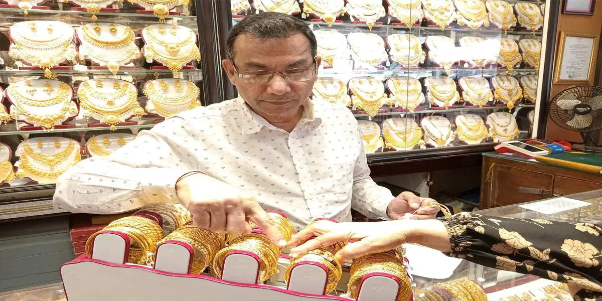 সোনার বাজারে খরা: বিক্রি কমেছে ৮০ শতাংশ