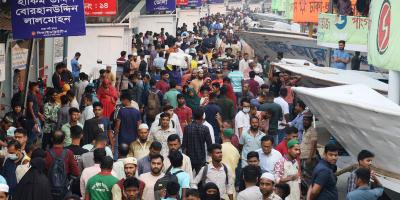 টার্মিনালে বাড়ছে যাত্রীদের চাপ