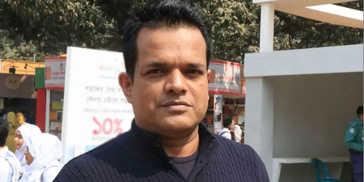 সাবেক উপ-প্রেস সচিব আশরাফুল আলম ও তার স্ত্রীর বিরুদ্ধে দুদকের মামলা