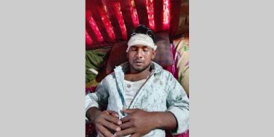হরিণাকুন্ডুতে দিনে দুপুরে সাংবাদিককে কুপিয়ে জখম