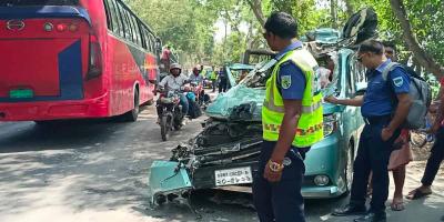 মাগুরায় বাস-মাইক্রোবাসের মুখোমুখি সংঘর্ষ, আহত ৬