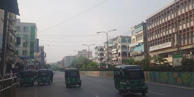 দূষিত বাতাসের শহরে ঢাকা আজ চতুর্থ