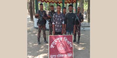 মহেশপুর সীমান্তে ভারতে অনুপ্রবেশের সময় ৪ বাংলাদেশি আটক