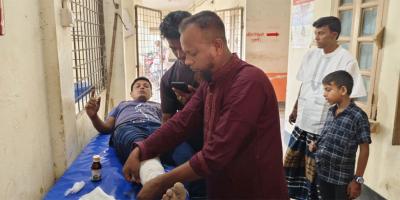 কুমারখালীতে ঈদগাহে টাকা আদায় নিয়ে দুপক্ষের সংঘর্ষ, আহত ৯