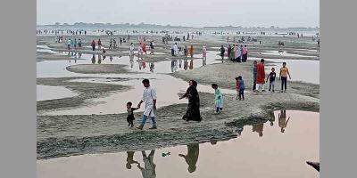 গোদাগাড়ীতে বিনোদনের নতুন ঠিকানা পদ্মার চর