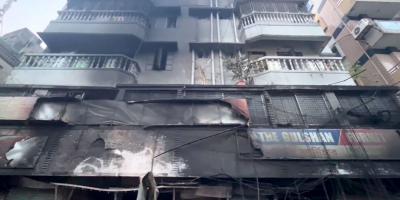 পুরান ঢাকায় আবাসিক ভবনে আগুন, নিহত ১