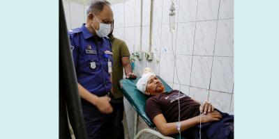 লালমনিরহাটে পুলিশের গাড়িকে ধাক্কা, আহত ১৫ সদস্য