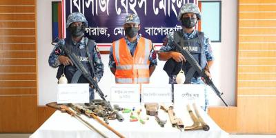 সুন্দরবনে বন্দুক-গুলি ও অস্ত্র তৈরির সরঞ্জাম জব্দ