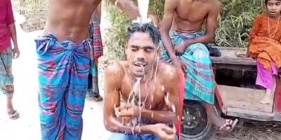 স্ত্রীর তালাকনামা হাতে পেয়ে দুধ দিয়ে গোসল করলেন যুবক!