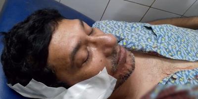 গৌরীপুরে ছিনতাইকারীর ছুরিকাঘাতে ব্যবসায়ী গুরুতর আহত