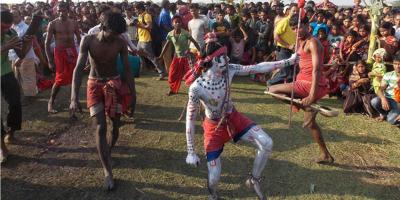 চড়ক পূজার মেলায়